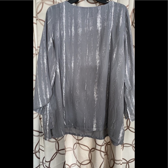 Formal blouse - Picture 2 of 3